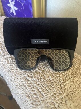 Dolce & Gabbana reflective logo lenses Sunglasses and velvet case
